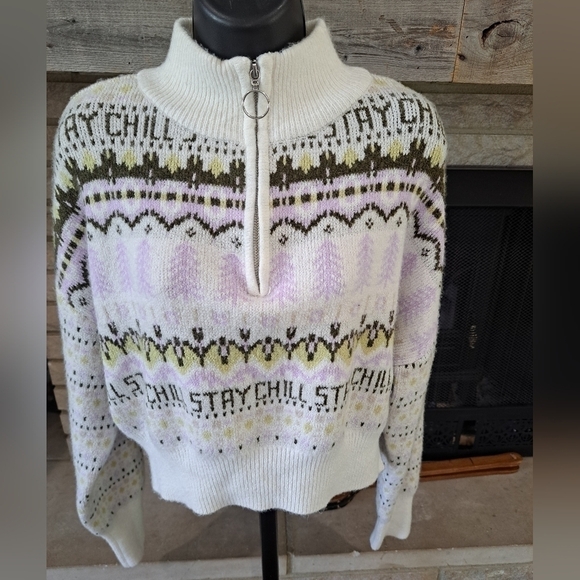 Arizona Women's Size Small Crop Sweater 1/4 Zip Mock Neck Stay Chill Fall Winter - Picture 1 of 10